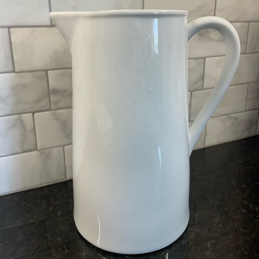 BIA Cordon Bleu Straight Sided White Porcelain Pitcher